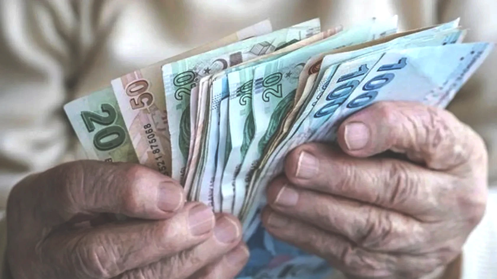 Emekli Maaşlarına Düzenleme Gelecek mi? SGK'dan Son Dakika Yanıtı!